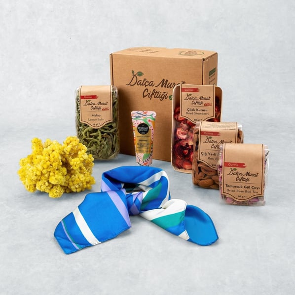 Kadınlar Gününe Özel Hediye Kutusu